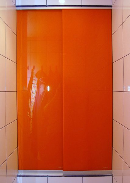 [:et]Täisklaasist vannitoa kapiuksed[:fi]Täyslasista kaapinovet kylpyhuoneessa[:ru]Цельностеклянные дверцы шкафа в ванной комнате